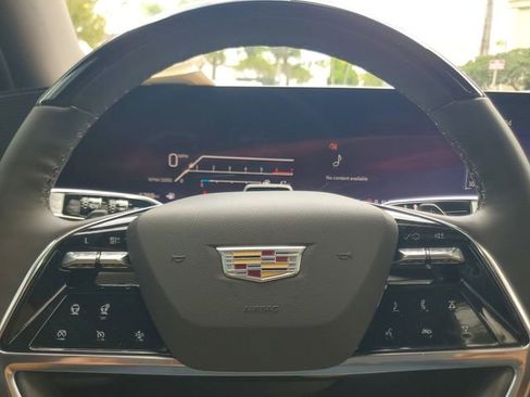 Certified 2025 Cadillac Escalade Premium Luxury image 20