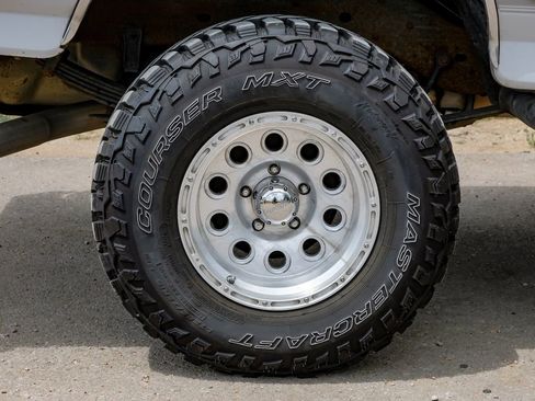 Used 1996 Ford Bronco XLT AWD/4WD image 51
