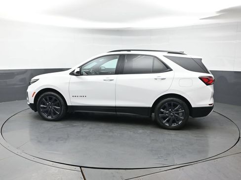 Used 2022 Chevrolet Equinox RS w/ LPO, Cargo Package AWD/4WD image 4