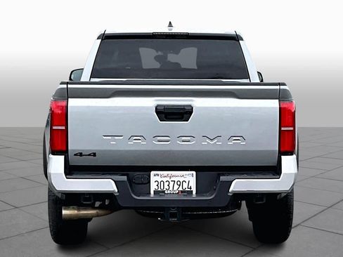 Certified 2025 Toyota Tacoma TRD Off-Road image 4