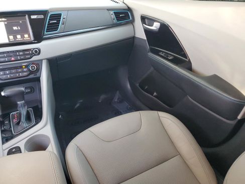 Certified 2017 Kia Niro Touring image 16