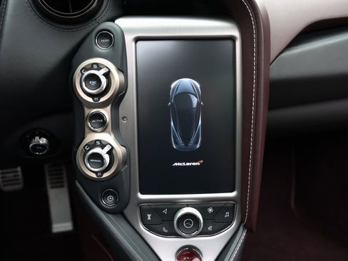 Used 2018 McLaren 720S Performance image 31