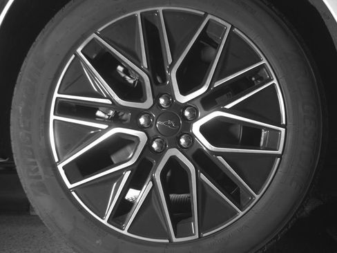 Used 2025 Ford Mustang Mach-E Premium AWD/4WD image 16