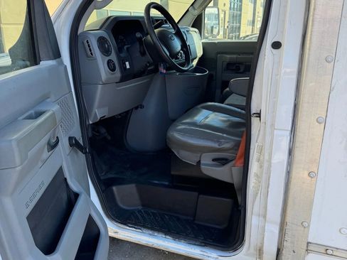 Used 2015 Ford E-350 and Econoline 350 Super Duty image 8