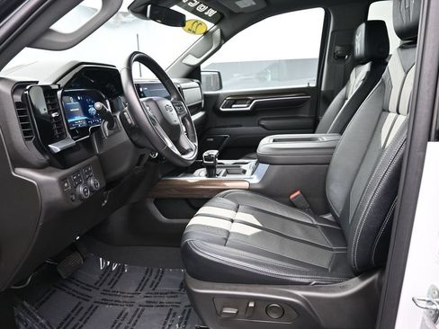Used 2022 Chevrolet Silverado 1500 RST AWD/4WD image 17