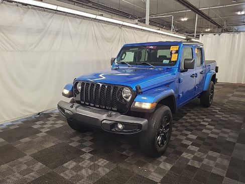 Used 2022 Jeep Gladiator Sport AWD/4WD image 1