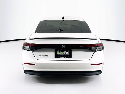Used 2023 Honda Accord EX image 7