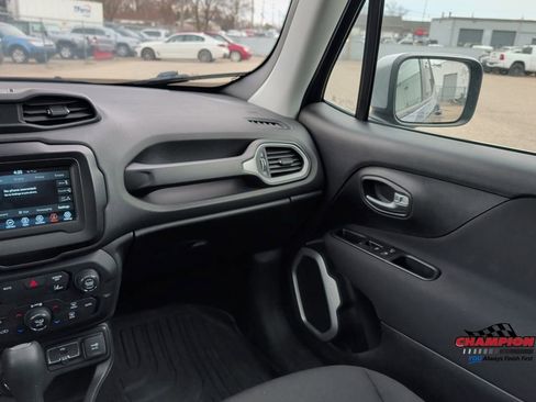 Used 2021 Jeep Renegade Latitude w/ Convenience Group image 27