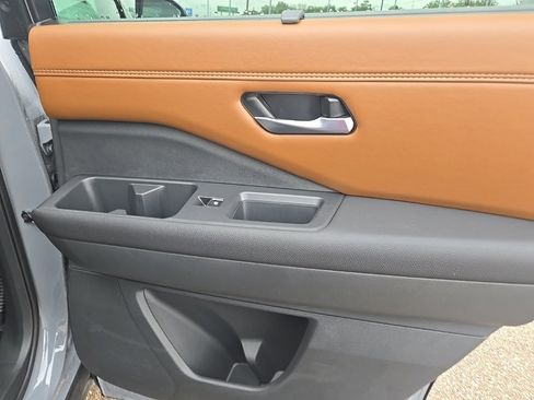 New 2025 Nissan Pathfinder Platinum w/ Cargo Package image 38