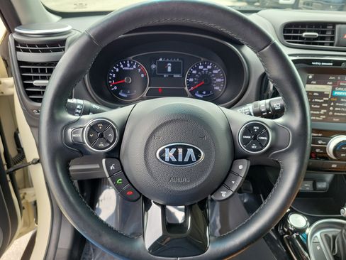 Used 2016 Kia Soul ! w/ Premium Package FWD image 25