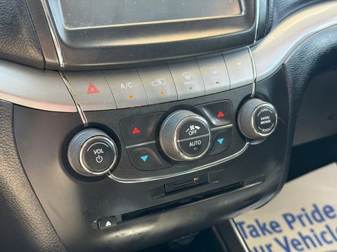 Used 2019 Dodge Journey Crossroad FWD image 31