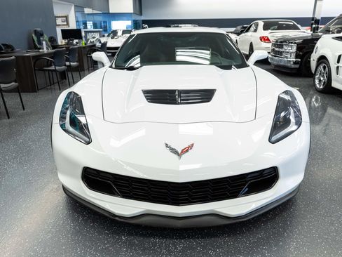 Used 2016 Chevrolet Corvette Z06 w/ Chrome Badge Package RWD image 2