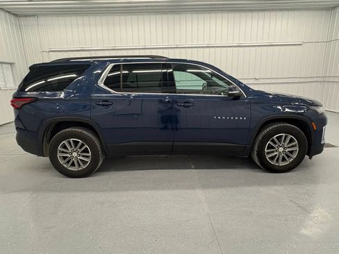Used 2022 Chevrolet Traverse LT FWD image 8