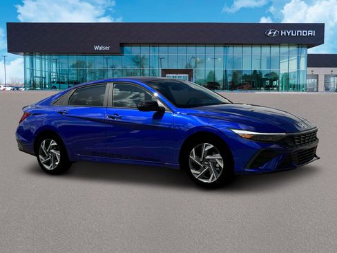 New 2025 Hyundai Elantra Sport image 12