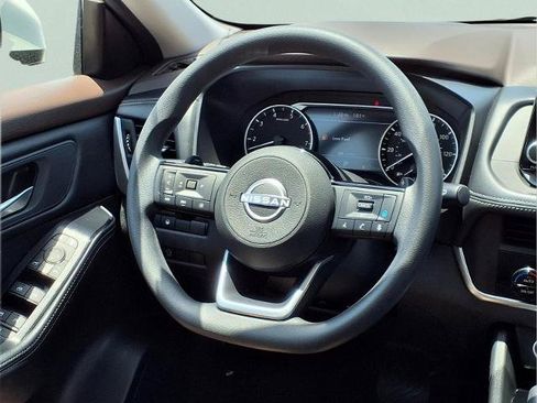 Certified 2023 Nissan Rogue SV FWD image 14