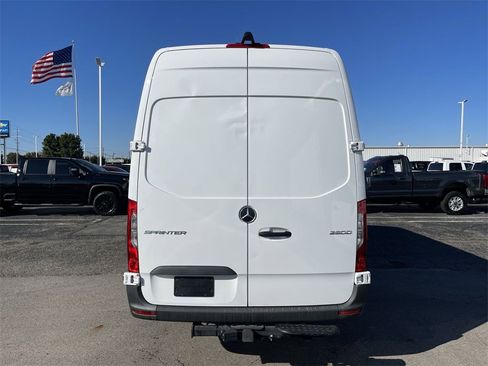 Used 2024 Mercedes-Benz Sprinter 2500 w/ Acoustic Package image 2