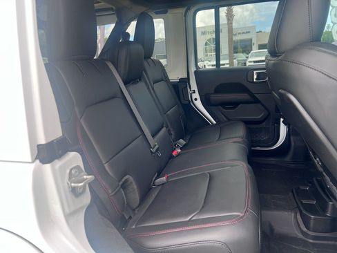 Certified 2025 Jeep Wrangler Unlimited Rubicon w/ Convenience Group AWD/4WD image 13