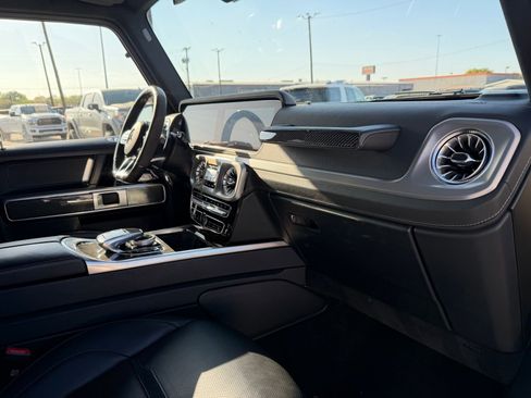 Used 2022 Mercedes-Benz G 63 AMG 4MATIC w/ Seat Comfort Package image 18