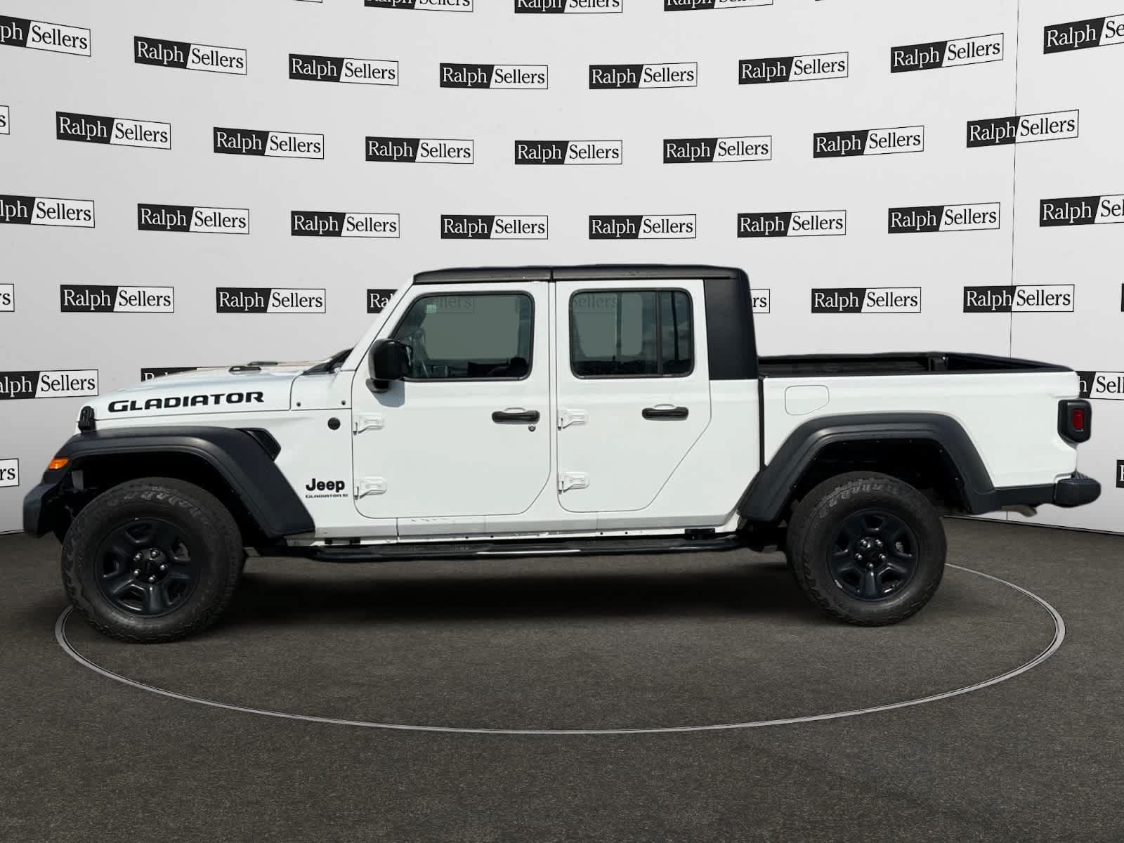 Used 2023 Jeep Gladiator Sport AWD/4WD image 3