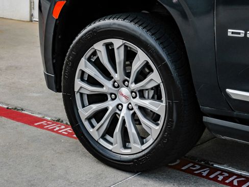 Used 2021 GMC Yukon Denali w/ Denali Premium Package image 60