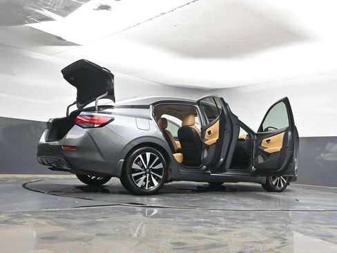 Used 2024 Nissan Sentra SV w/ SV Premium Package FWD image 45