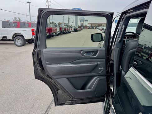 Used 2025 Nissan Armada PRO-4X w/ Pro-4X Premium Package image 15