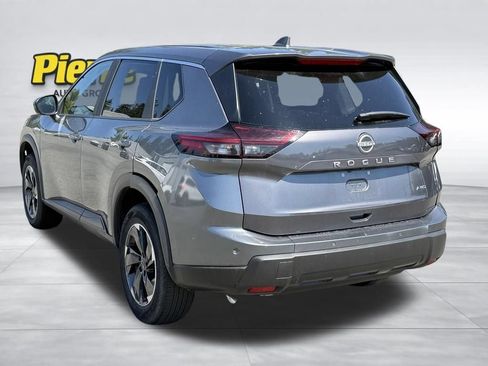 Used 2025 Nissan Rogue SV AWD/4WD image 8