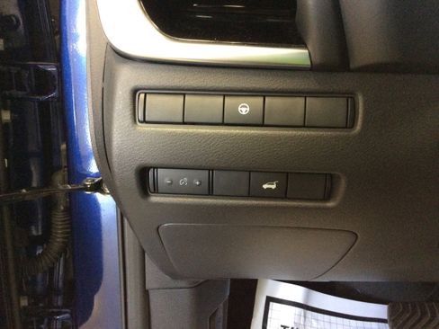 Used 2023 Nissan Rogue SL w/ SL Premium Package image 21