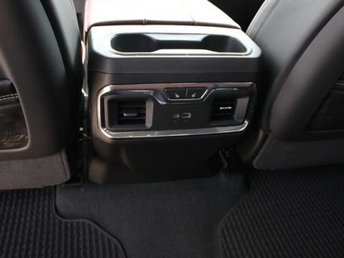Used 2025 GMC Sierra 3500 Denali Ultimate AWD/4WD image 27