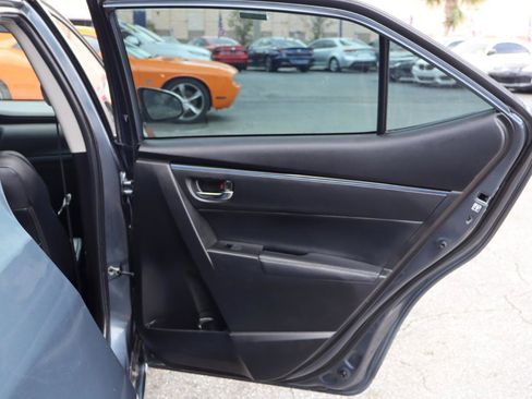 Used 2019 Toyota Corolla SE FWD image 18