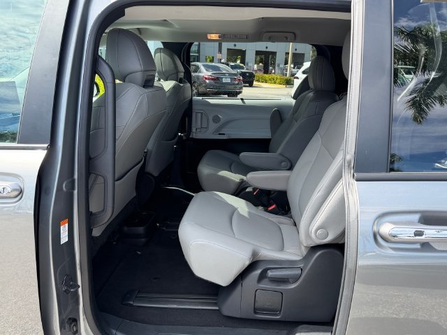 Certified 2026 Toyota Sienna XLE FWD image 13