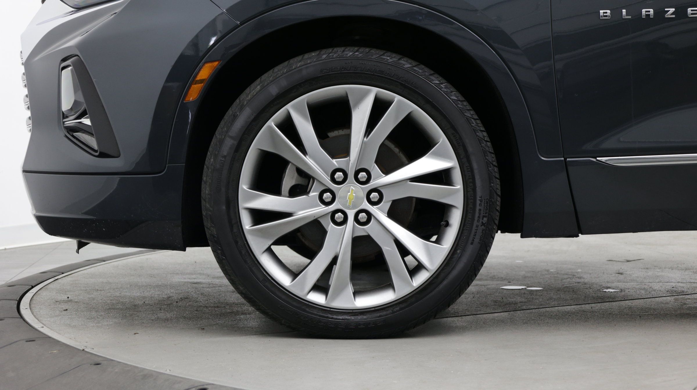 Used 2019 Chevrolet Blazer Premier w/ Sun and Wheels Package FWD image 11