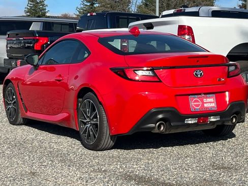 Used 2025 Toyota GR86 w/ ALL Weather Mat Package (TMS) image 7