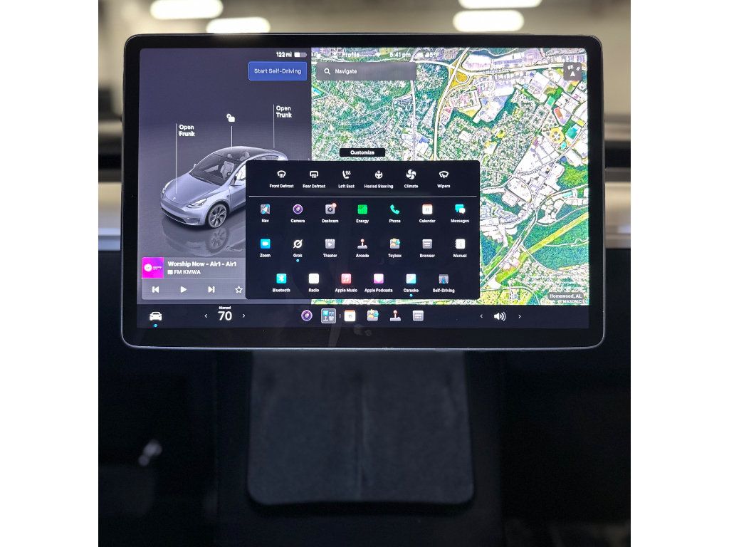 Used 2024 Tesla Model Y Long Range AWD/4WD image 33