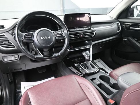 Used 2023 Kia Seltos SX w/ SX Sunroof Package image 24