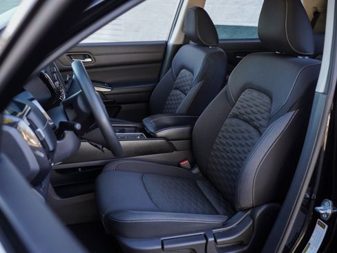 Used 2022 Nissan Pathfinder S image 23