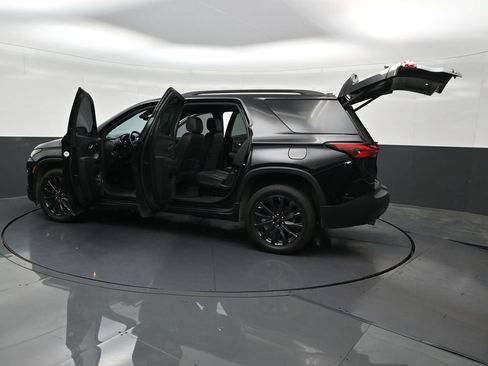 Used 2024 Chevrolet Traverse RS FWD image 39