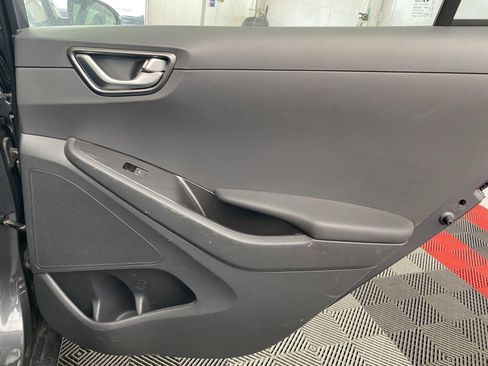Used 2020 Hyundai Ioniq Limited image 8
