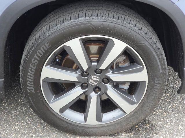 Certified 2025 Honda Pilot Touring image 9