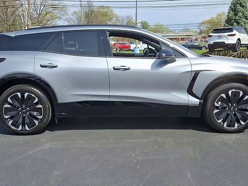 New 2025 Chevrolet Blazer EV RS image 9