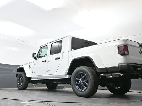 New 2026 Jeep Gladiator Sport AWD/4WD image 46