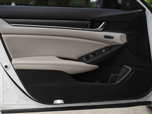 Used 2022 Honda Accord Touring image 35