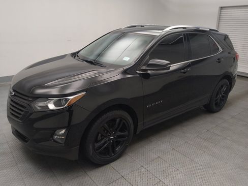 Used 2020 Chevrolet Equinox LT w/ Midnight Edition FWD image 2