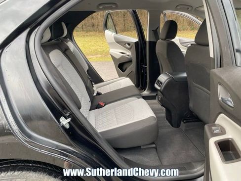 Used 2022 Chevrolet Equinox LS image 33