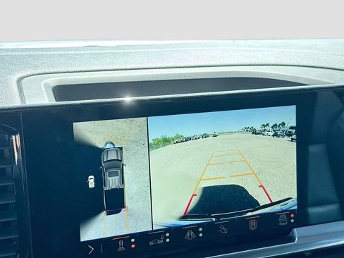 Used 2024 GMC Sierra 1500 SLT image 17