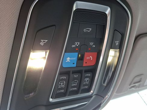 Used 2022 Jeep Grand Cherokee Limited w/ MOPAR Finishing Package AWD/4WD image 32