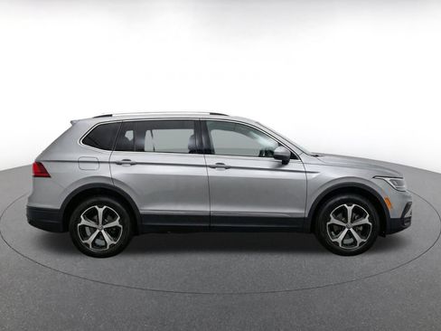 Used 2026 Volkswagen Tiguan SE AWD/4WD image 8