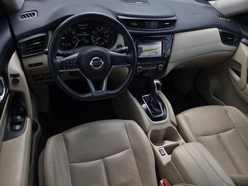 Used 2017 Nissan Rogue SL w/ SL Premium Package image 16