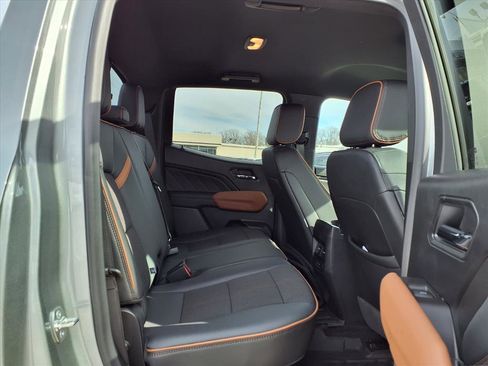 Used 2025 GMC Canyon AT4 image 27