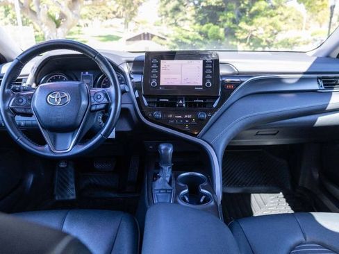 Used 2022 Toyota Camry SE image 28